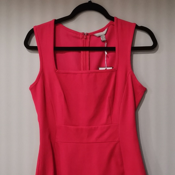 Banana Republic | Fitted Dress - Picture 2 of 3